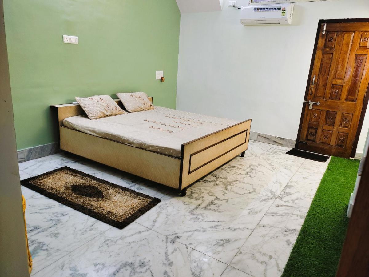 Yellow Homestay - Modern 2Bhk Ac Stay Джабалпур Екстер'єр фото