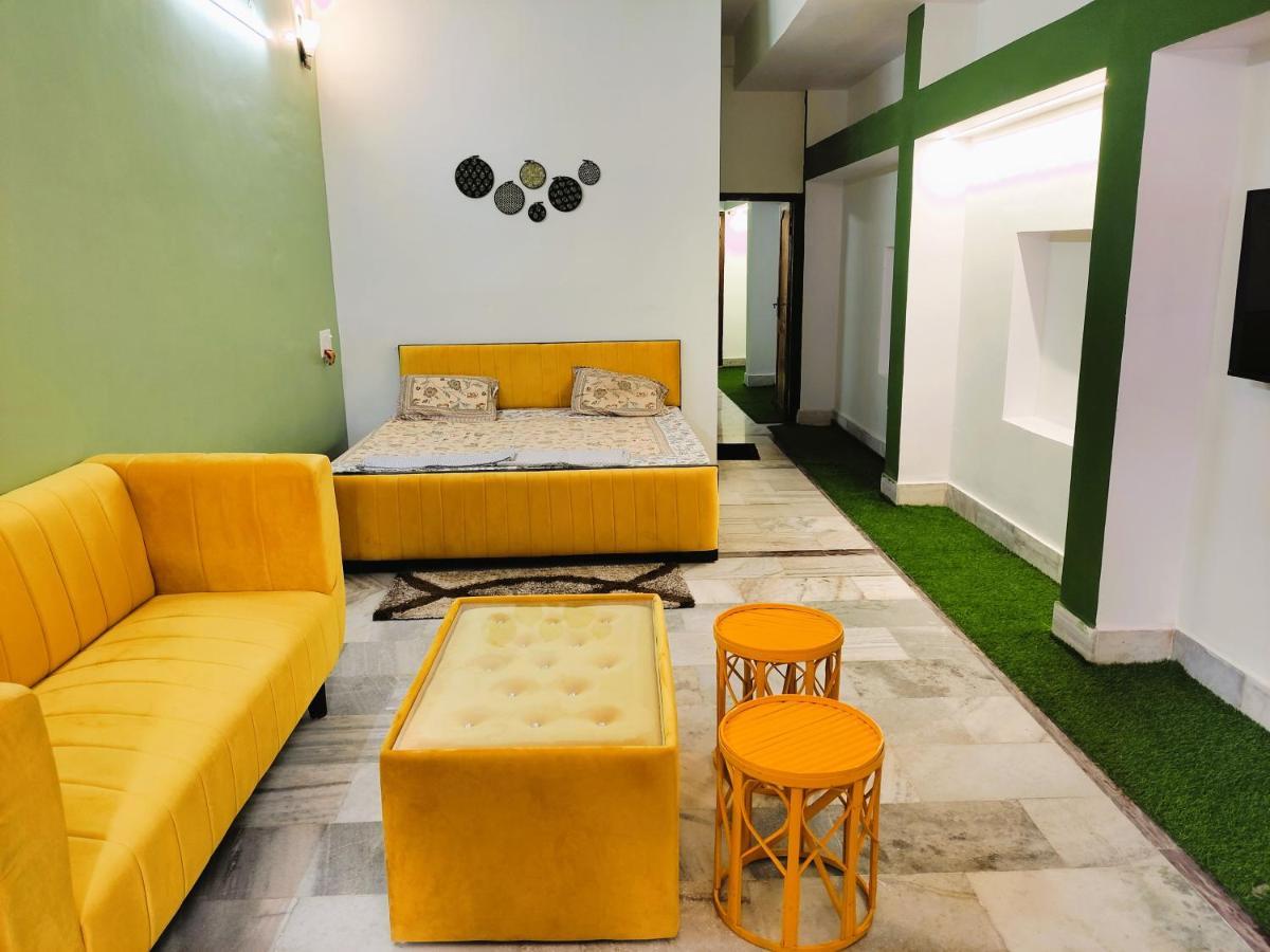 Yellow Homestay - Modern 2Bhk Ac Stay Джабалпур Екстер'єр фото