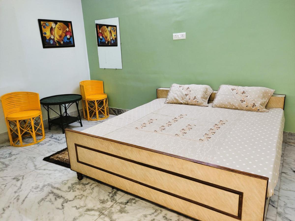 Yellow Homestay - Modern 2Bhk Ac Stay Джабалпур Екстер'єр фото